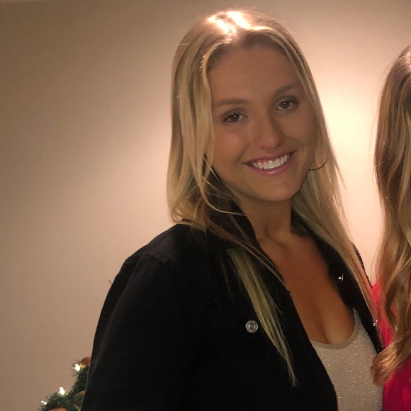 Meet your Posher, Katie - Picture 1 of 1